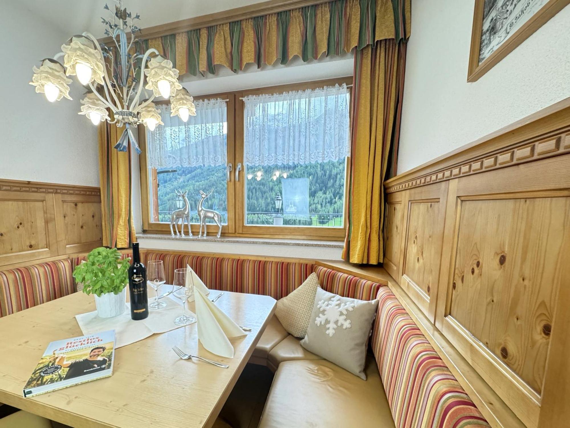 Landhaus Lechthaler Sankt Anton am Arlberg Exterior photo